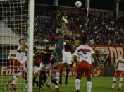 Terceiro goleiro segura, Willie marca, CRB vence e entra no G4 da Série B