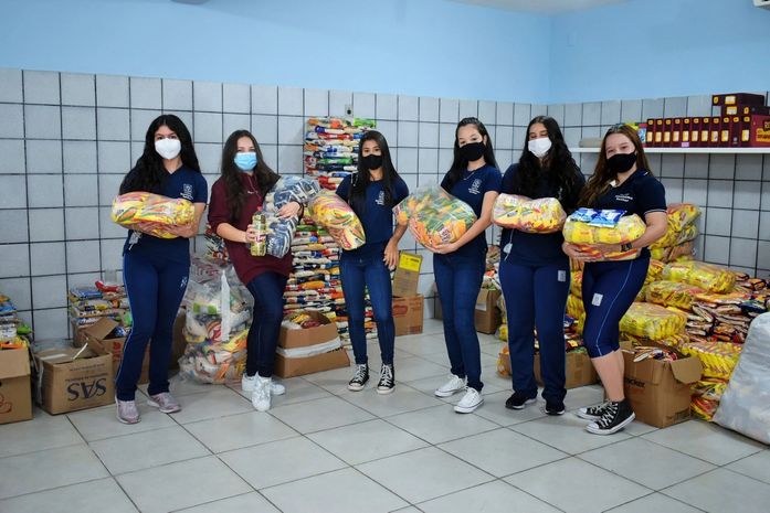 Mais de 3,5 toneladas de alimentos e 3 mil itens de higiene são arrecadados durante gincana escolar