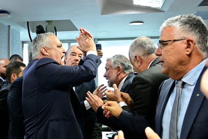 Gaspar enfrenta relatório paralelo de governistas na CPMI do INSS