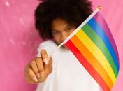 Mulheres relatam casos de lesbofobia e apontam para a invisibilidade da violência