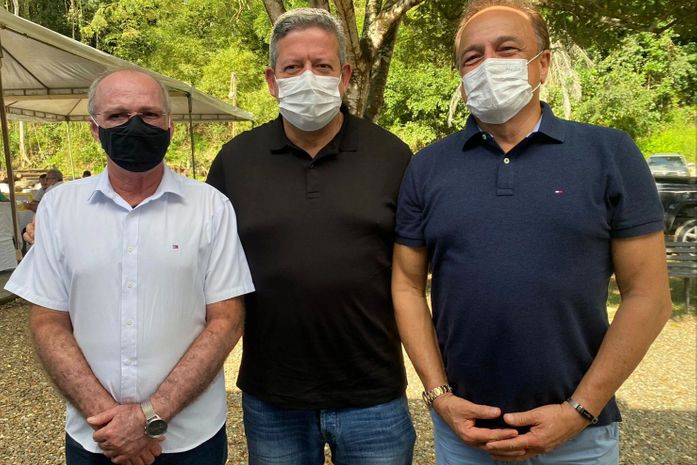 Deputado Galba Novaes participa de lançamento de programa e entrega de novos veículos em Taquarana