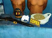 Polícia prende homem armado e menor portando drogas