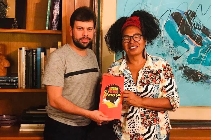 "Odo,Livro Preto de Poesia, na verdade é uma grande revolução"- afirmou o presidente da Comissão de Direito Empresarial da ABA RJ.