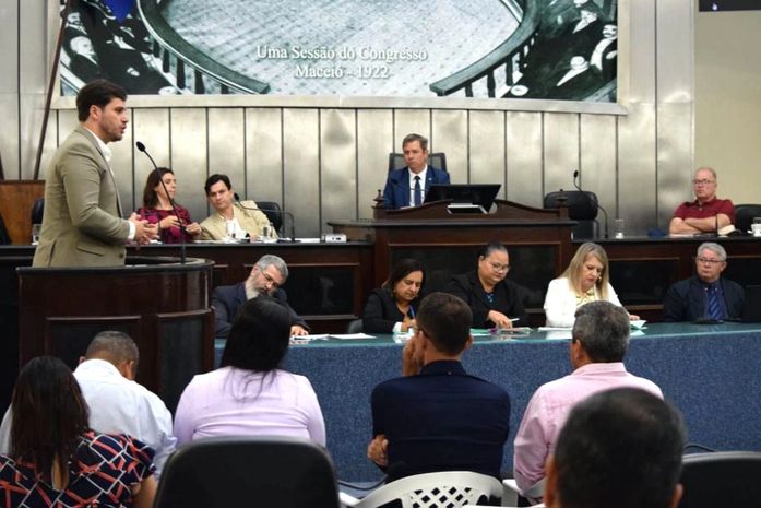 Especialistas afirmam que esgotamento sanitário é principal causa da mortandade de peixes no complexo Mundaú-Manguaba