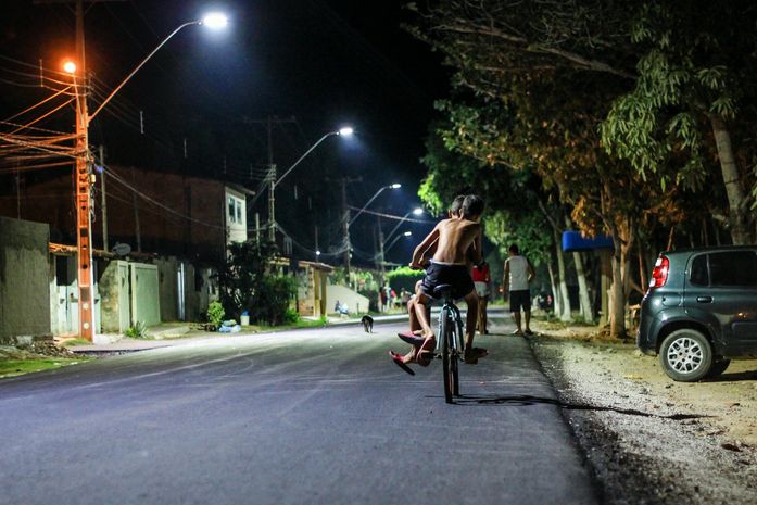 Iluminação no povoado Saúde