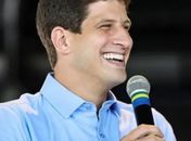 João Campos é reeleito prefeito do Recife no primeiro turno
