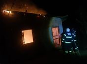 VÍDEO: Morador esquece vela acesa e provoca incêndio em residência
