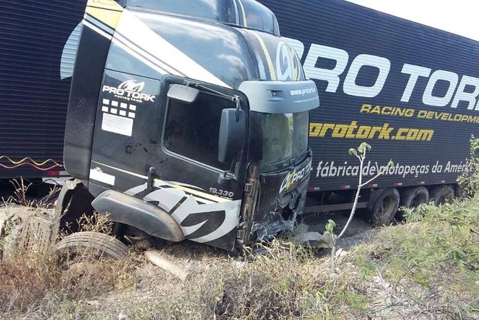 Carreta envolvida na colisão