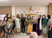 Artista alagoano leva emoção e esperança a pacientes com câncer em ação solidária no hospital