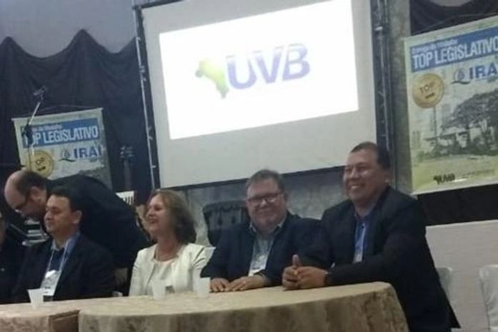 Vereador Fabiano Leão recebe Comenda Top do Legislativo