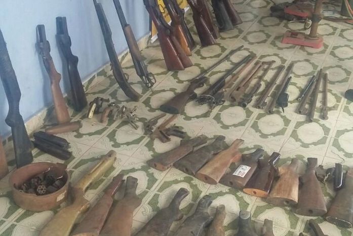 Operação prende homem e encontra arsenal de armas em Arapiraca