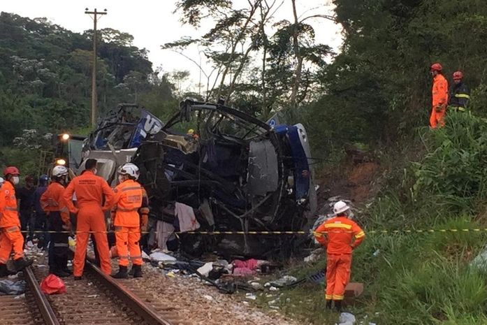 Acidente em Minas Gerais: Corpo de Bombeiros divulga lista completa de mortos e feridos