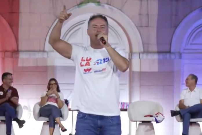 Em ato com Lula, Renan critica JHC e diz que adversário evita ambientes de confronto