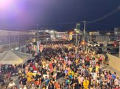 Alegria contagiante e uma multidão de foliões marcam o primeiro dia do Carnaval de Delmiro Gouveia