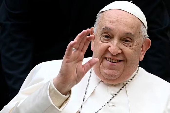 Estado de saúde do Papa segue estável e em constante melhora