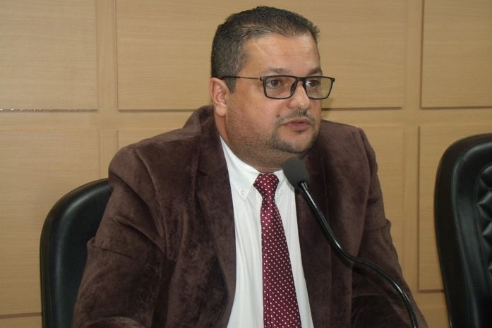 Dr. Fábio diz que comissionados da prefeitura estão usando as redes sociais e dizem que obras em Arapiraca são indicações deles