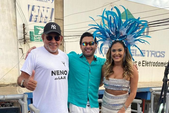 Milhares de pessoas vão às ruas na abertura do Carnalaje, o maior Carnaval de Alagoas