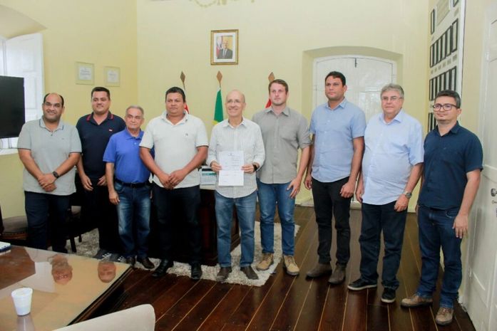 Ronaldo Lopes assina ordem de serviço para obras de drenagem no Ouro Verde, Litoral e Cacimbinhas