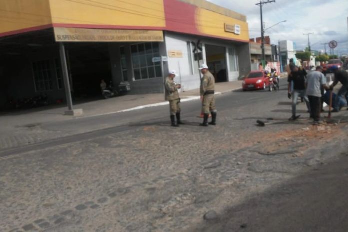 Prefeitura de Arapiraca mantém serviços de tapa-buracos com pavimentação asfaltica