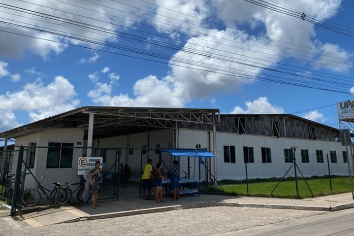 Mulher reage a agressão e fere companheiro com faca em Maceió