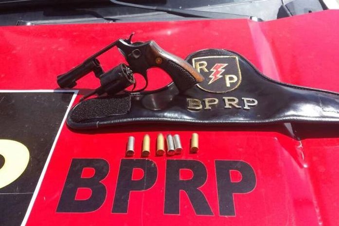 Material apreendido durante abordagem