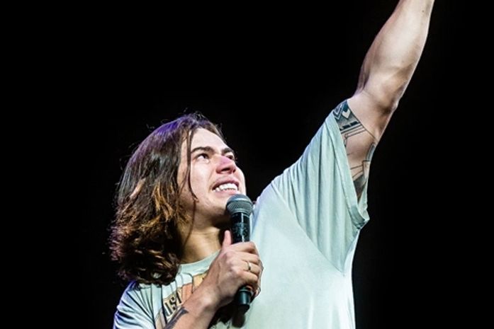 Humorista Whindersson Nunes realiza show neste sábado, em Maceió