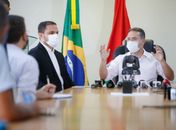 Governador Renan Filho e secretário da Saúde concederam entrevista coletiva nesta segunda (25) sobre as novas doses