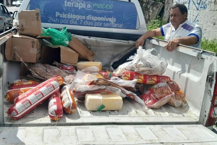 Vigilância Sanitária apreende 200 kg de alimentos fora da validade em supermercados e frigoríficos da capial