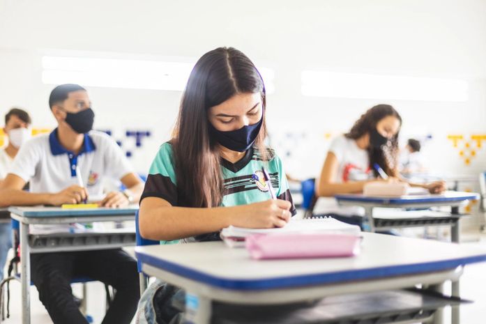 Educação regulamenta retorno 100% presencial para turmas da rede estadual avaliadas pela prova SAEB