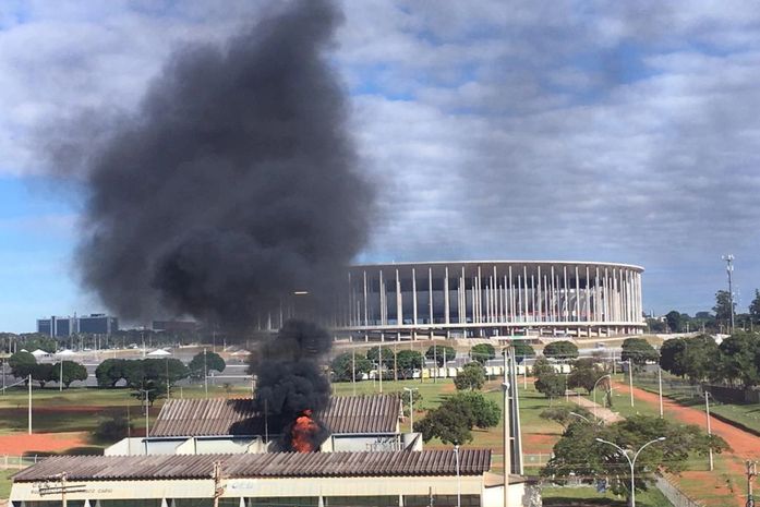 Incêndio em estação da CEB deixa 17 mil imóveis de Brasília sem energia elétrica
