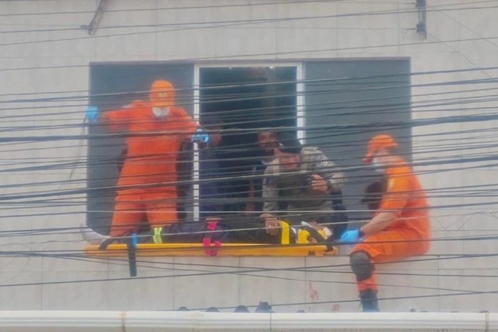 Trabalhador é socorrido após choque elétrico durante instalação de placas solares