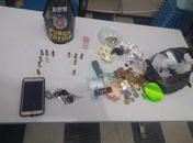 Jovem é preso vendendo cocaína e maconha em esquina na Villa Emater
