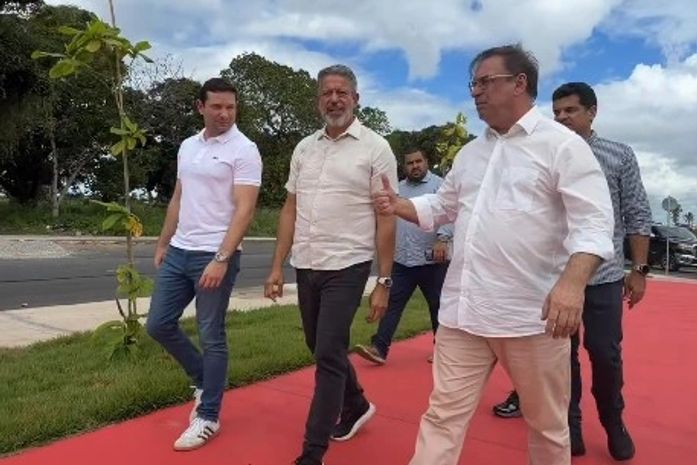 Aliados de JHC avaliam que aliança com Arthur Lira só vale a pena com Luciano Barbosa