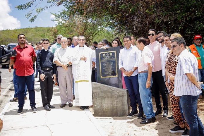 Prefeito Júlio Cezar lança pedra fundamental para implantação das 14 estações da via sacra na Serra do Goiti