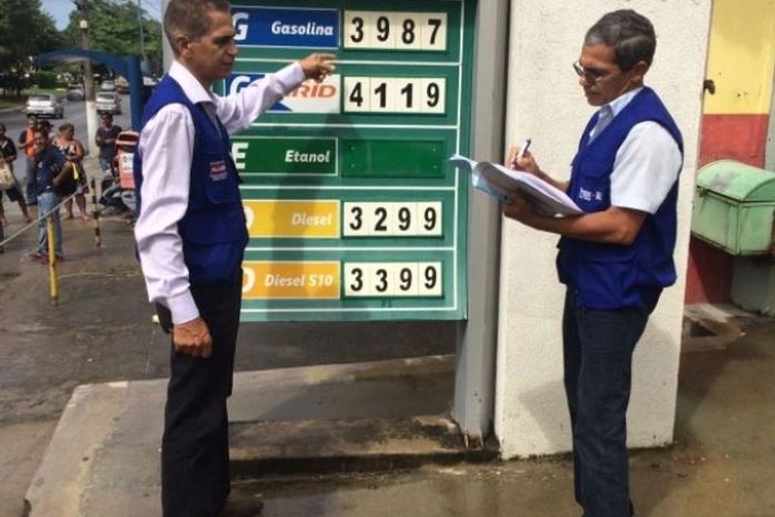 Procon vai divulgar lista de preços mais acessíveis de gasolina