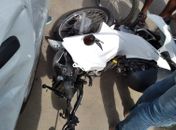 Colisão envolvendo carro de passeio e moto deixou uma pessoa ferida em São Miguel