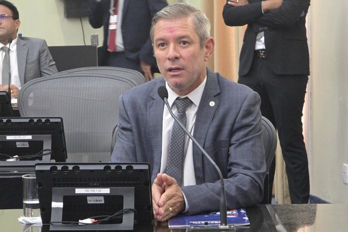 “STF age como tribunal político ao perseguir Eduardo Bolsonaro”, diz Cabo Bebeto em discurso na Assembleia