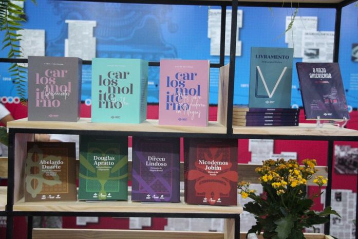 Imprensa Oficial vende livros com descontos de até 50% durante a bienal