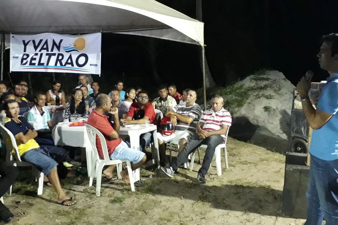 Em Jequiá da Praia, encontro com lideranças jequiaenses realizado pelo vereador Domício Júnior