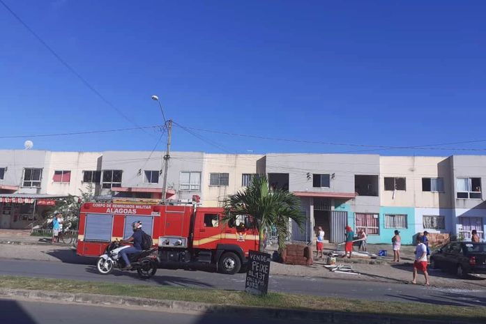 Botijão de gás explode e idosa fica ferida em apartamento na parte alta de Maceió; veja vídeo