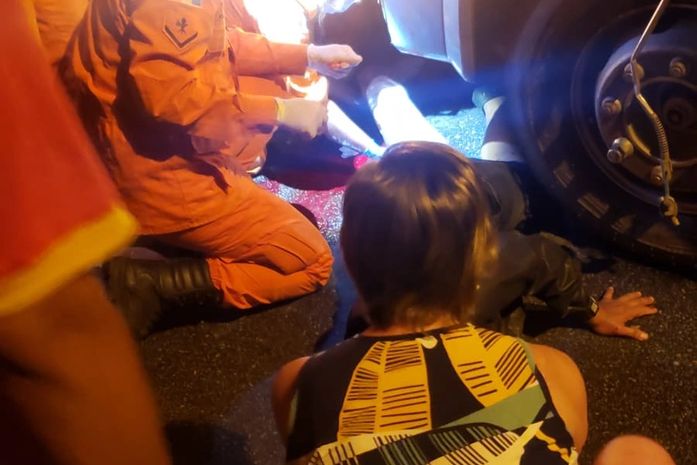 Colisão envolvendo três veículos deixa uma pessoa ferida na Ponta Verde