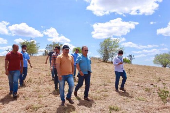 Equipe da Casal visita Traipu para implantação de reservatório que ampliará abastecimento de água