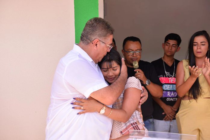 Prefeito George Clemente inaugura Shopping Popular e show na Praça Multieventos reúne milhares de pessoas