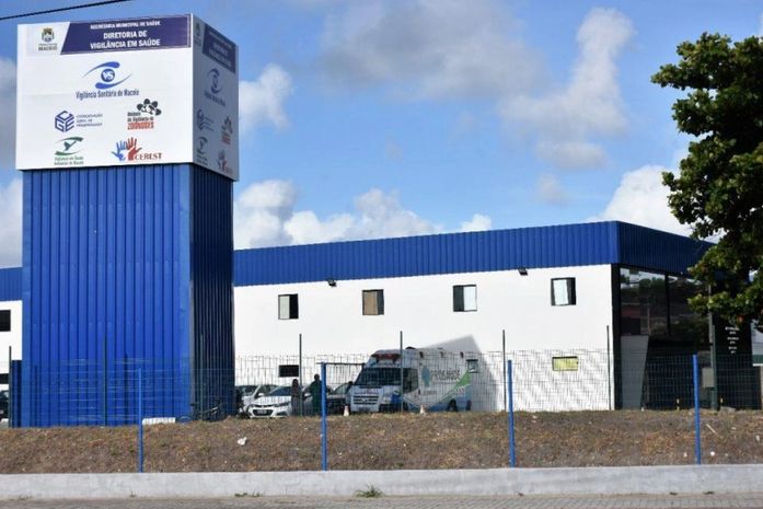 Farmácias precisam de autorização sanitária para a realização de exames