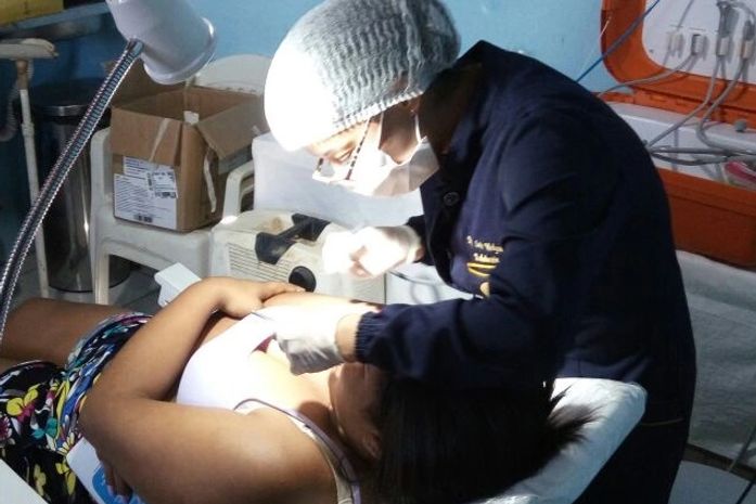 Consultório móvel de saúde bucal chega a comunidade de Canoas