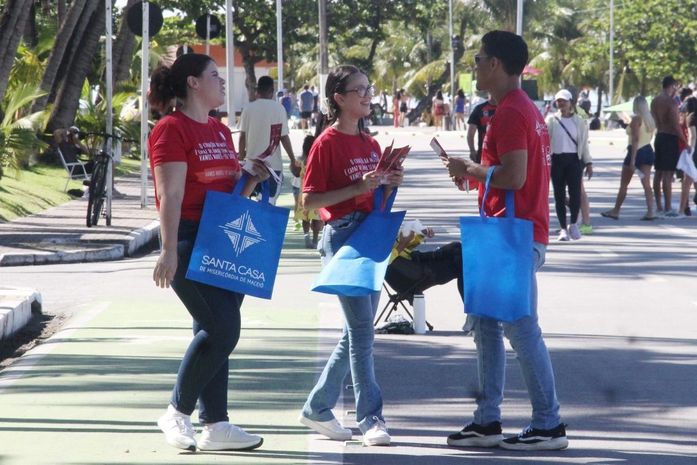 Ação na orla alerta mulheres sobre os cuidados com a saúde do coração