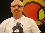 Morre cantor e produtor Kid Vinil