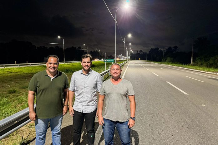 Prefeito Cacau inaugura primeira etapa da nova iluminação da AL-101 Sul