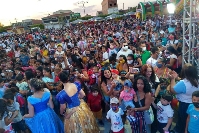 Prefeitura de Delmiro Gouveia realiza Dia das Crianças na praça com atividades para a garotada