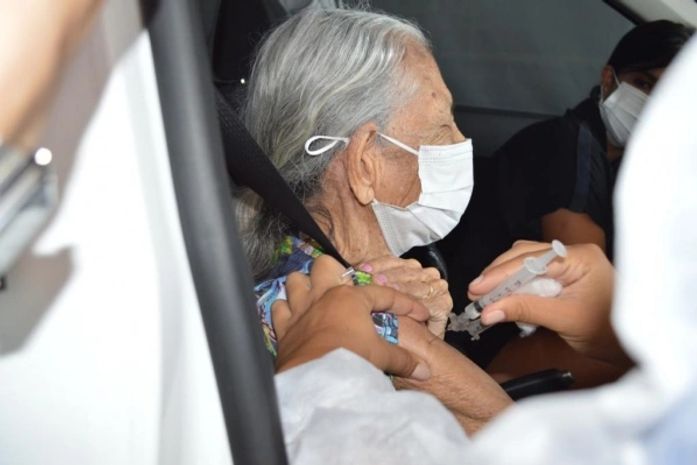 "Para avançar na imunização é preciso tomar a segunda dose", reforça secretário